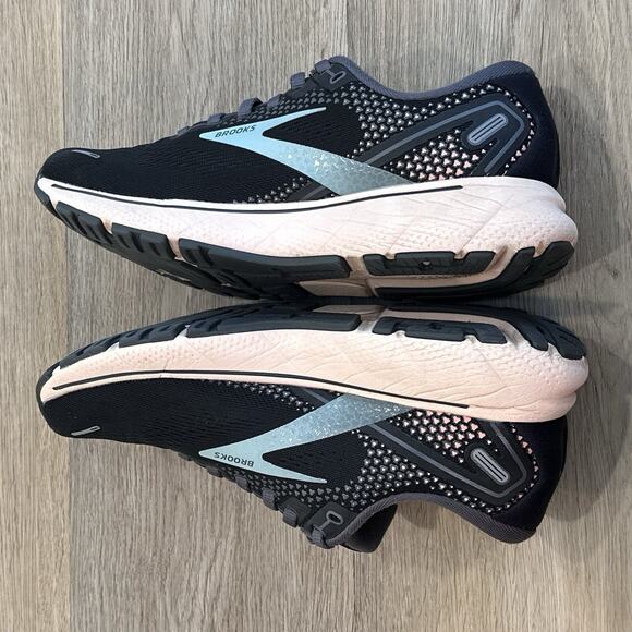 Brooks Women's Black and White Sneakers - Picture 10 of 11